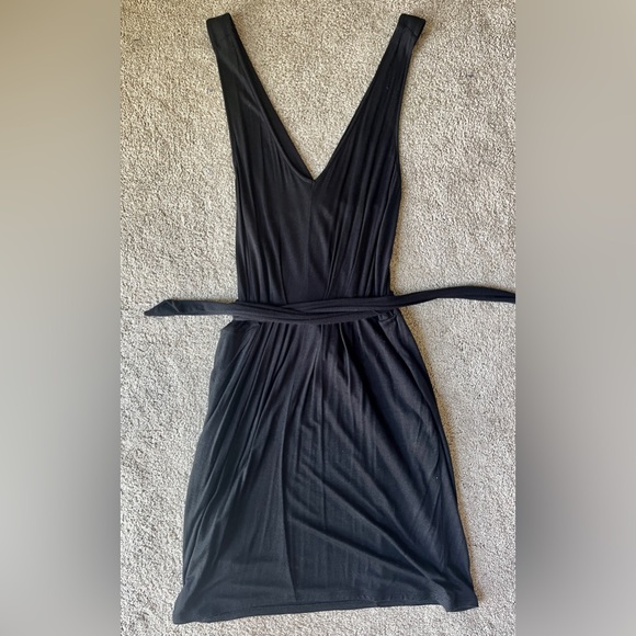 BCBGeneration Short Black Criss-Cross Back Dress Size S | Pockets | Gently Worn - Picture 2 of 7